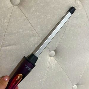 Bed head chopstick curling wand 5/8 inch. Super fun lasting curls.